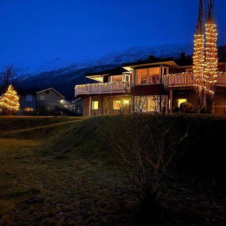 Liten Kjellerleilighet. Landlig Rolig Omrade. Tromsø Eksteriør bilde
